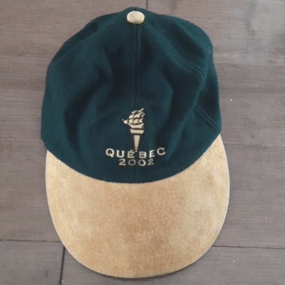 Vintage Other - Vintage 2002 Quebec Cap